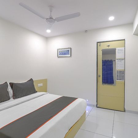 Hotel O La Veera Ahmedabad Exterior foto